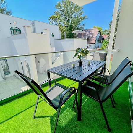 Villa Bauhaus Labi Garden Wellness Apartman Сиофок Екстериор снимка