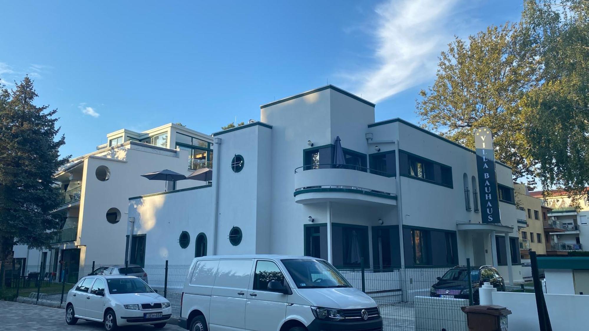 Villa Bauhaus Labi Garden Wellness Apartman Сиофок Екстериор снимка