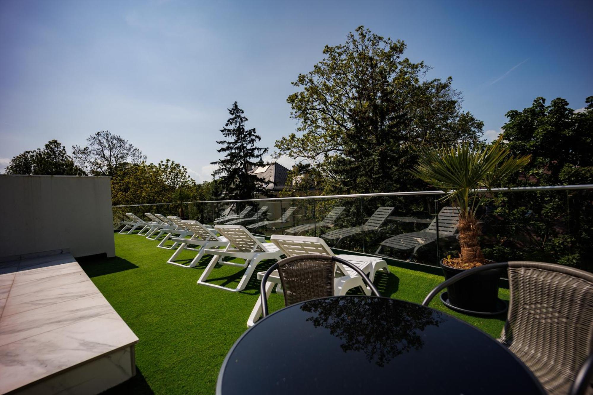 Villa Bauhaus Labi Garden Wellness Apartman Сиофок Екстериор снимка